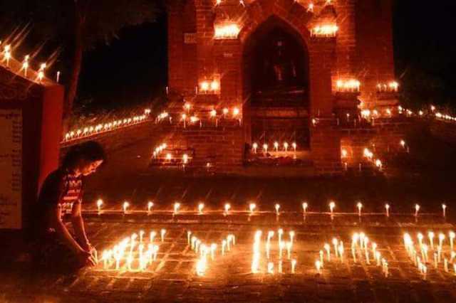 Offering one thousand candle lights