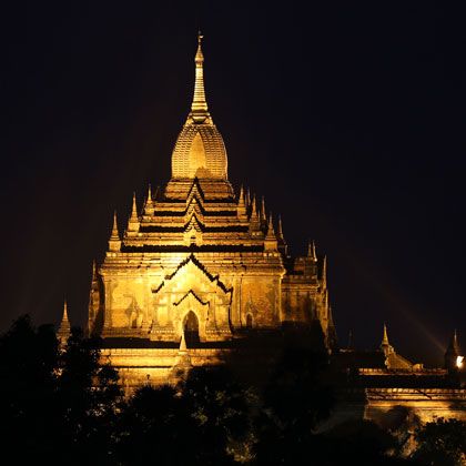 Located in the northeast of old Bagan on Bagan-Nyaung Oo Road, Htilominlo is one of the greatest temples of Bagan.